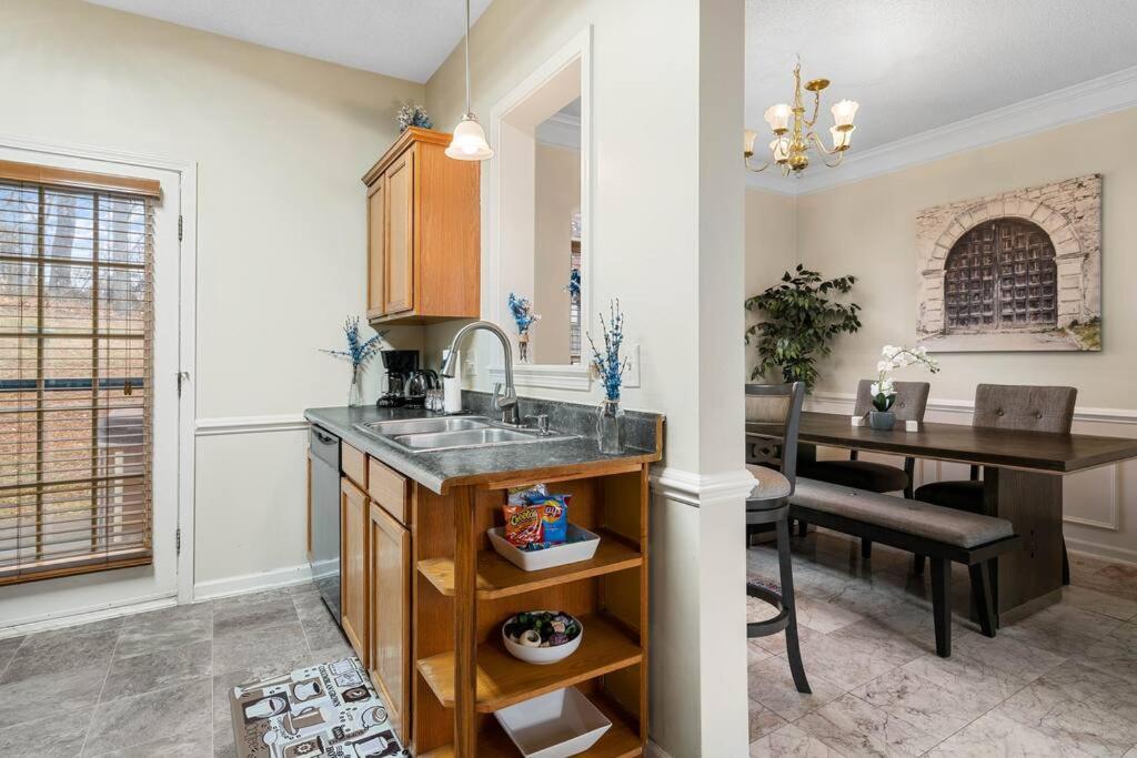 Cozy 4B 2 5B University Home King Beds Jacuzzi Charlotte Exterior foto